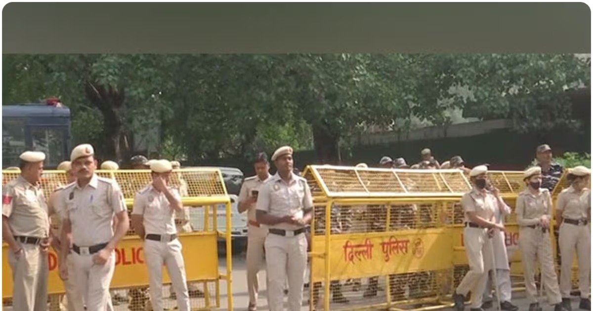 6 महीना पहले रिटायर होकर  घर लौटा CISF का जवान,अचानक बेटे  फिर जो हुआ पसर गया मातम