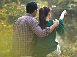 मल्लिगे तो जिंदा है, अब 5 करोड़ रुपये दो! 2 साल से पत्नी की मौत पर काट रहा था सजा जिंदा बीवी प्रेमी संग मार रही थी मजा