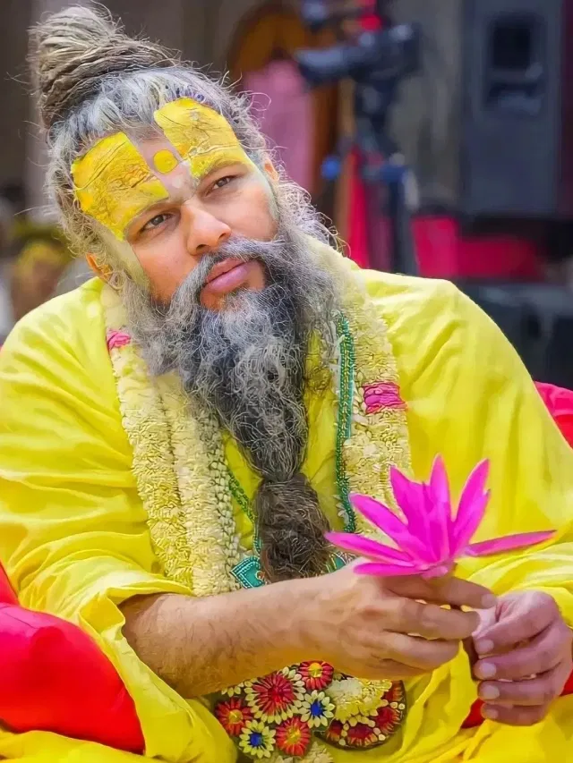 सड़क हादसे या अचानक मौत का डर है? प्रेमानंद जी के ये 5 उपाय बनेंगे सुरक्षा कवच, जानें यहां