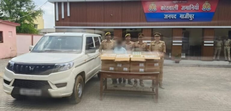 गाजीपुर:  अवैध देशी शराब संग तस्कर गिरफ्तार, 32 पेटियों में भरी थी 1440 पाऊच ब्ल्यू लाईम देशी शराब