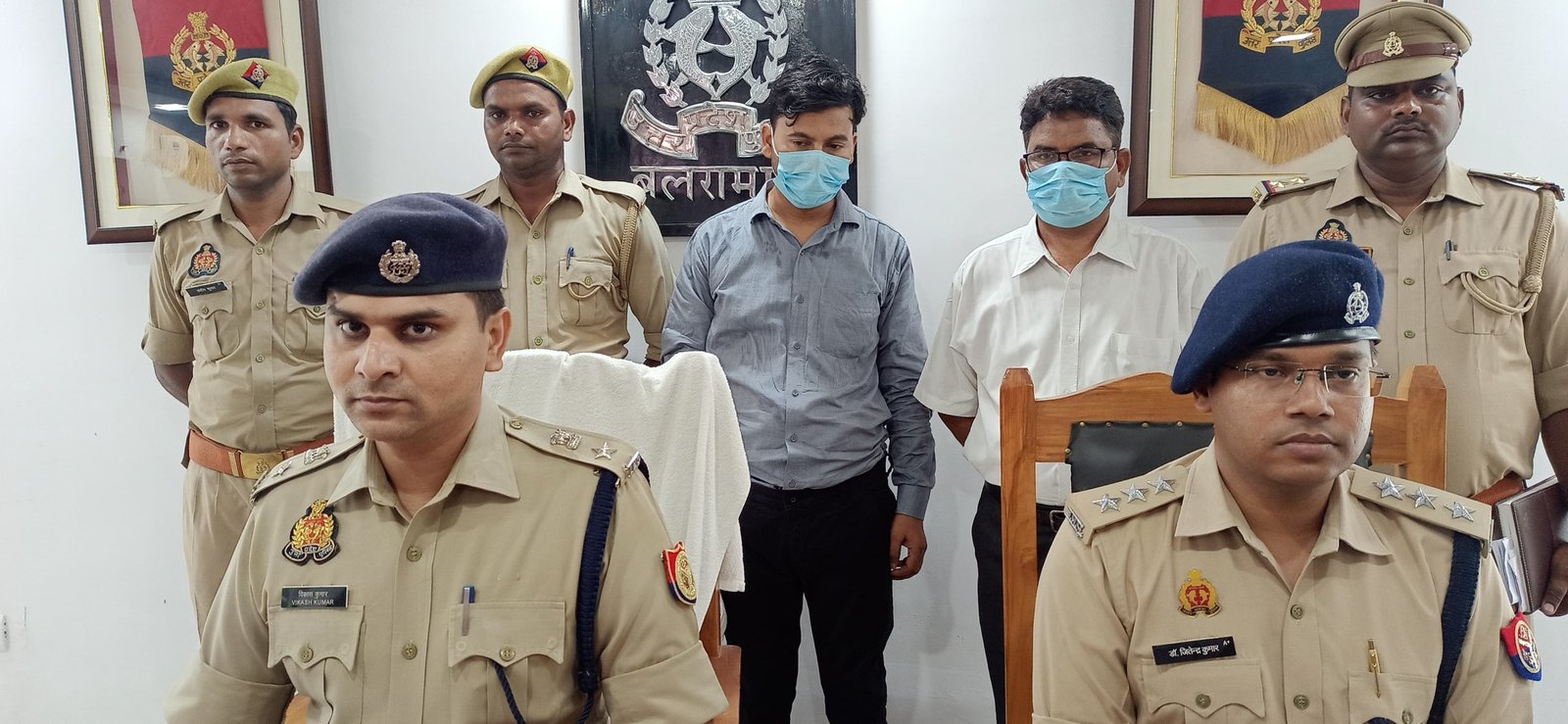 बलरामपुर पुलिस द्वारा थाना कोतवाली उतरौला क्षेत्रान्तर्गत उपडाकघर में 01 करोड़,  60 हजार 249 रूपए  सरकारी धन का धोखधड़ी कर गबन किए जाने की घटना का किया गया सफल अनावरण, घटना मे शामिल 02 अभियुक्त गिरफ्तार