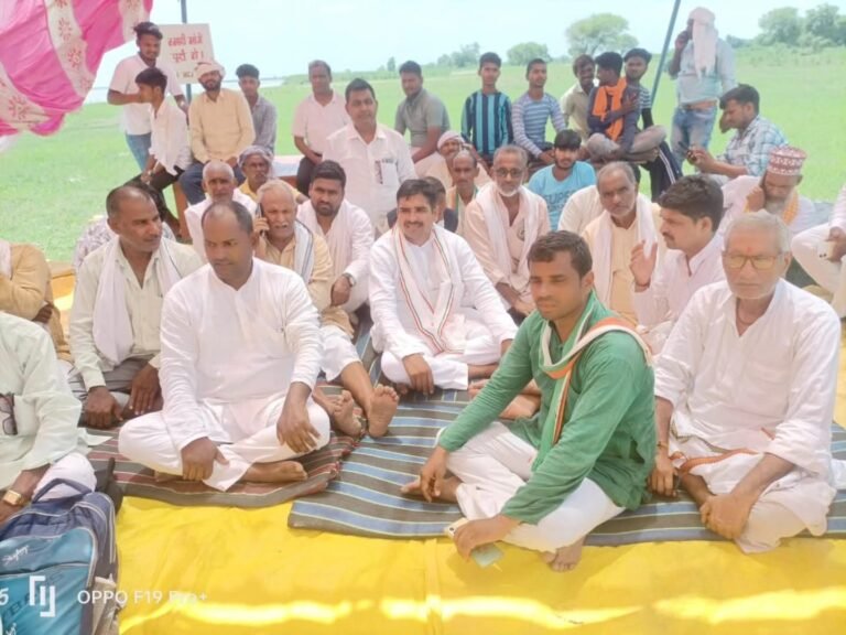 अंबेडकर नगर  : सरयू नदी के कटान से सैकड़ो परिवारों का जीवन खतरे में