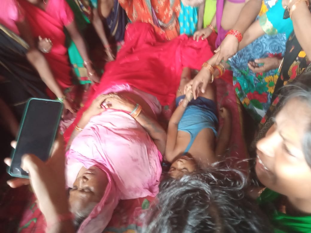 रुदौली नगर पालिका प्रशासन की बड़ी लापरवाही के चलते दो लोगों की दर्दनाक मौत।