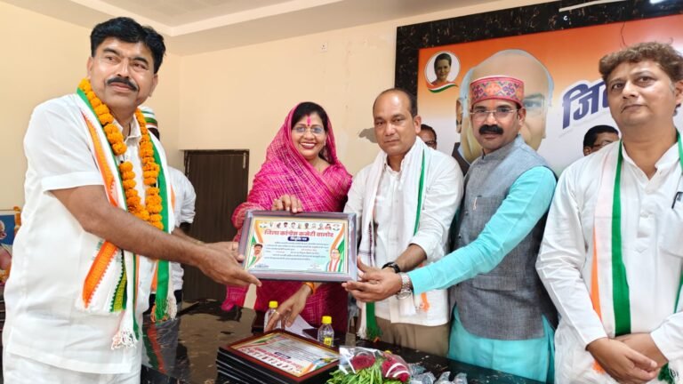 गुरुर : राजीव भवन बालोद में कांग्रेस के नवनियुक्त पदाधिकारियों की परिचयात्मक बैठक, नियुक्ति पत्र वितरण